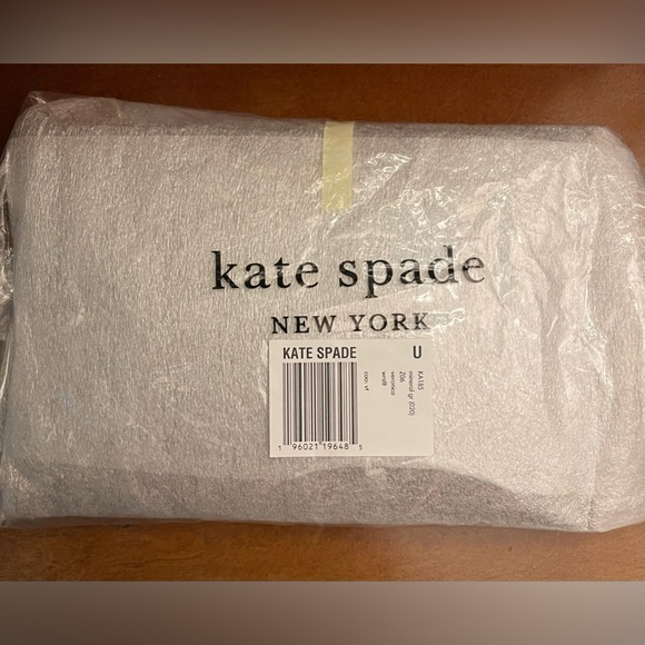 Kate Spade ♠️ wristlet - Picture 4 of 10